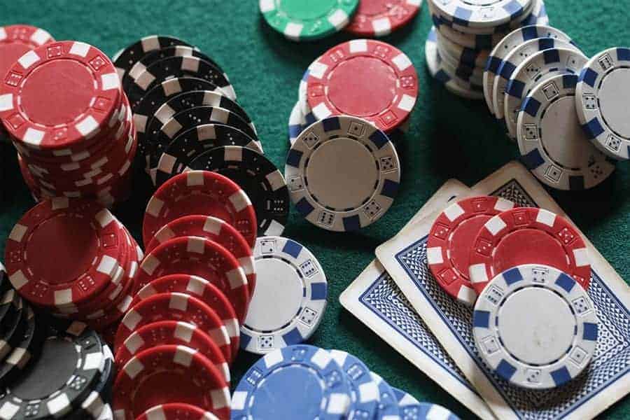 Đoán bài – Kỹ năng cần và đủ để chơi Poker chắc thắng