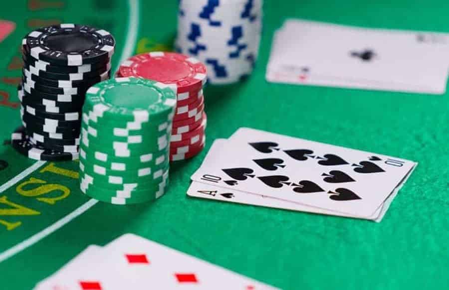 Học đánh Poker để kiếm bội tiền nhanh chóng