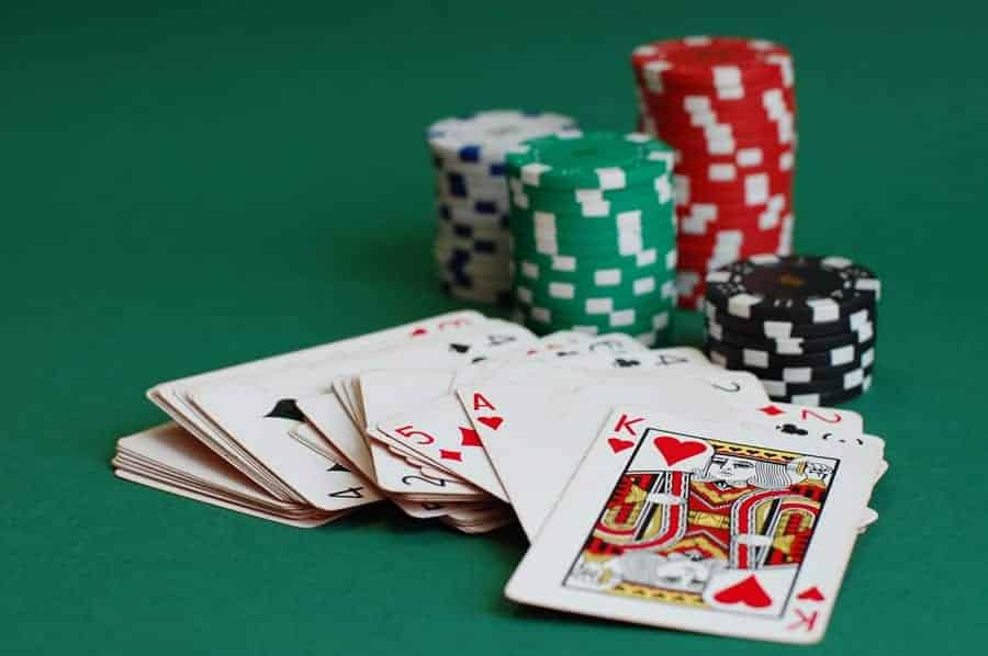 Lựa chọn thế nào cho từng bộ bài Blackjack để thu lời?