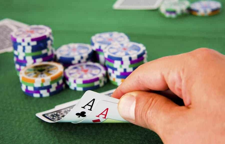 Luật chơi cơ bản của game Poker chuẩn nhất