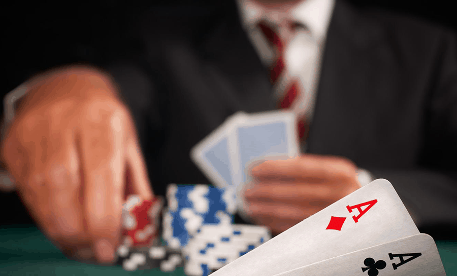 Học cách chơi Blackjack theo người có kinh nghiệm