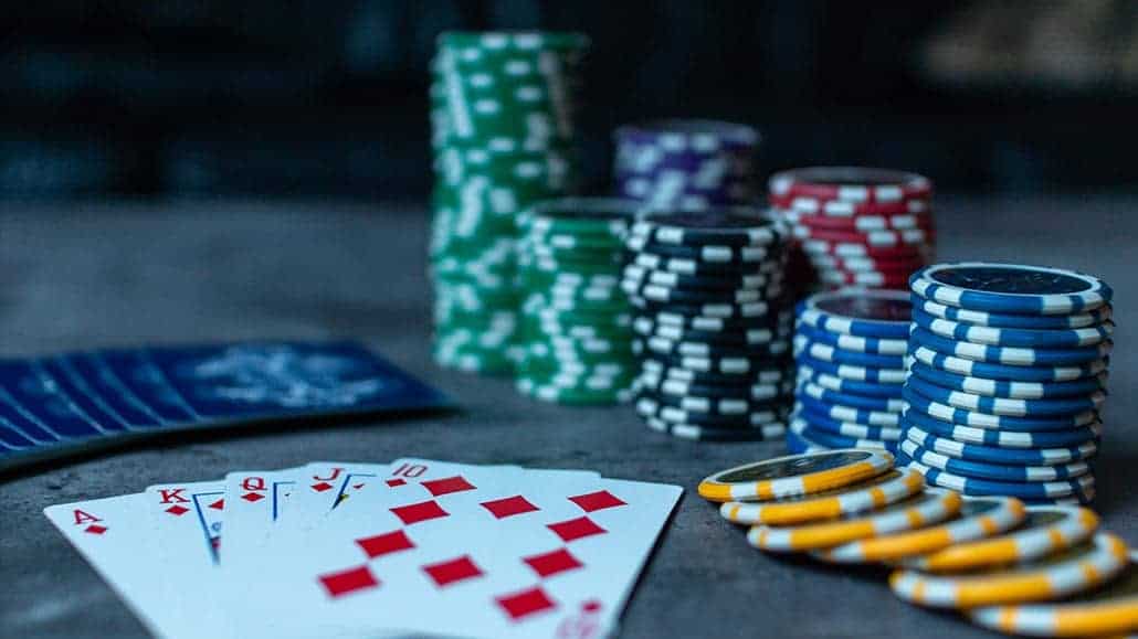 Poker trực tuyến: Chơi để thắng