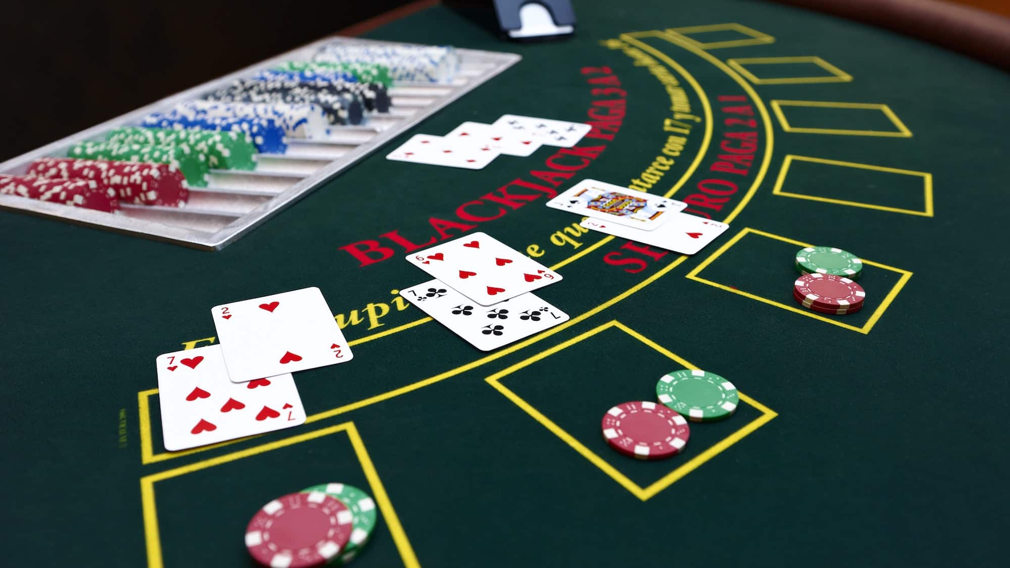 Làm thế nào để trở thành những người chơi Poker chuyên nghiệp và thành công?