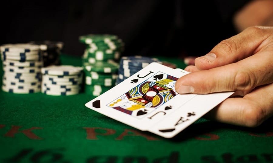 Hướng dẫn chơi Blackjack cho Newbie tại 188bet live